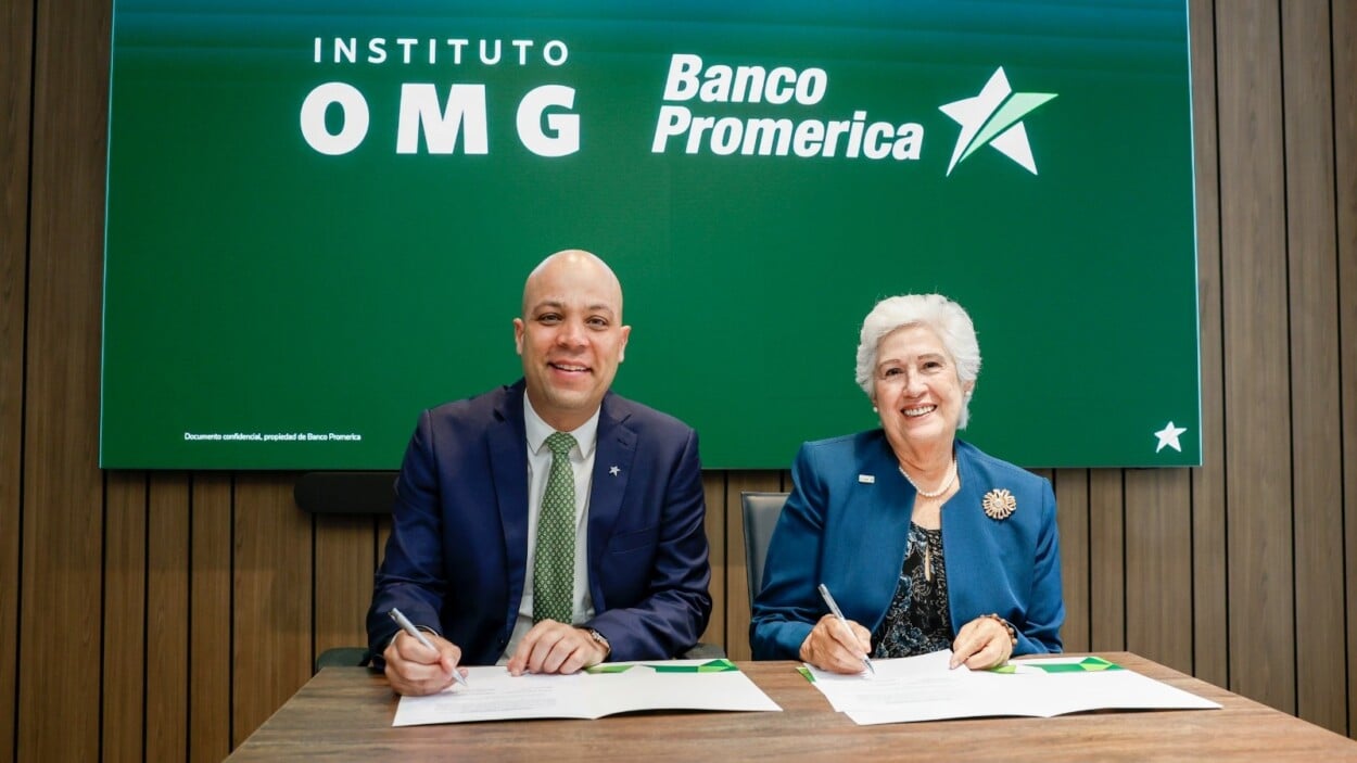 Promérica e Instituto OMG firman convenio para facilitar acceso a educación