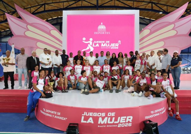 Ministro Kelvin Cruz clausura con éxito los rescatados Juegos de la Mujer 2026