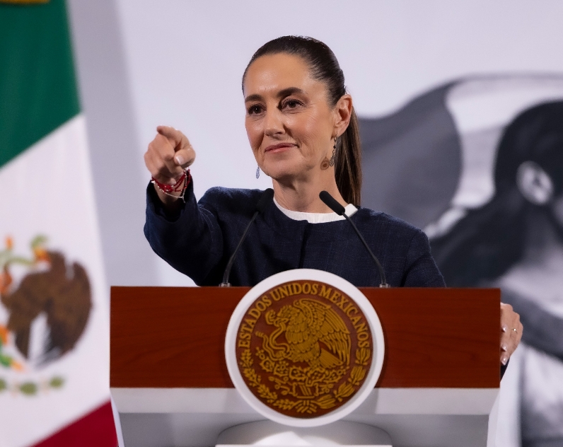 Sheinbaum rechaza presión extranjera tras entrega de exfuncionarios en EE.UU