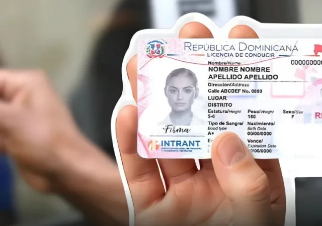 Tras reportajes de El Nacional, presidente elimina por decreto renovación de licencia cada 2 años a mayores de 65 años