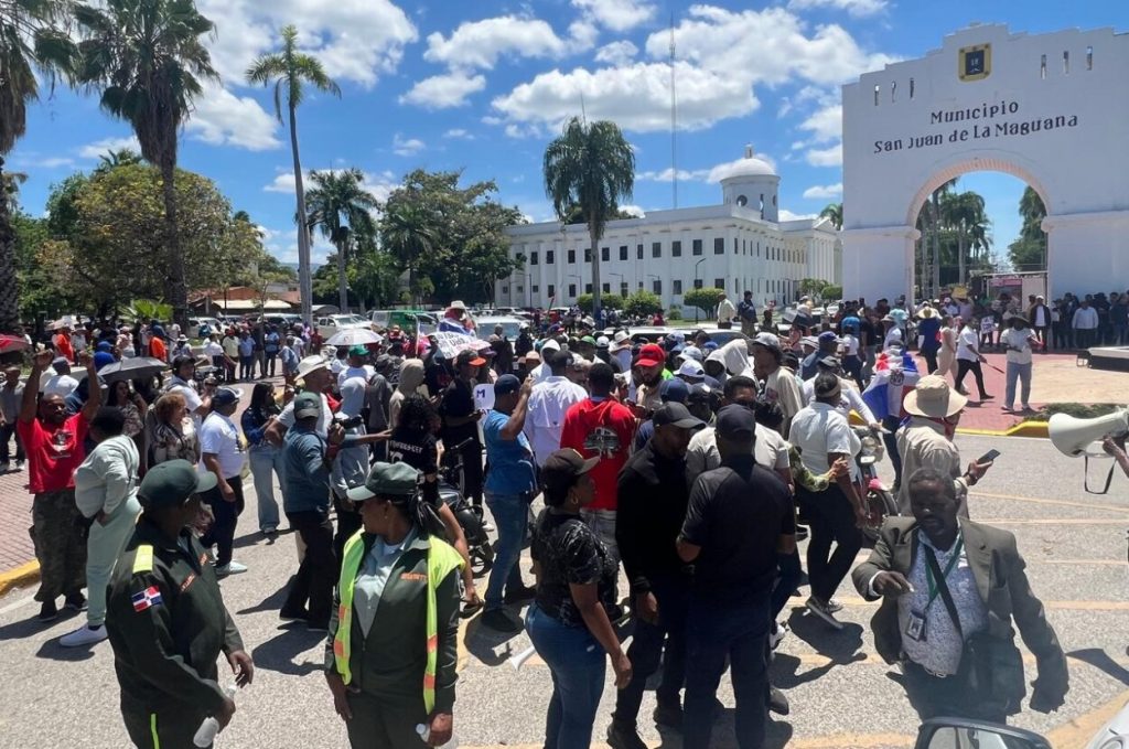 Protesta masiva en San Juan: ¿todos de allá?