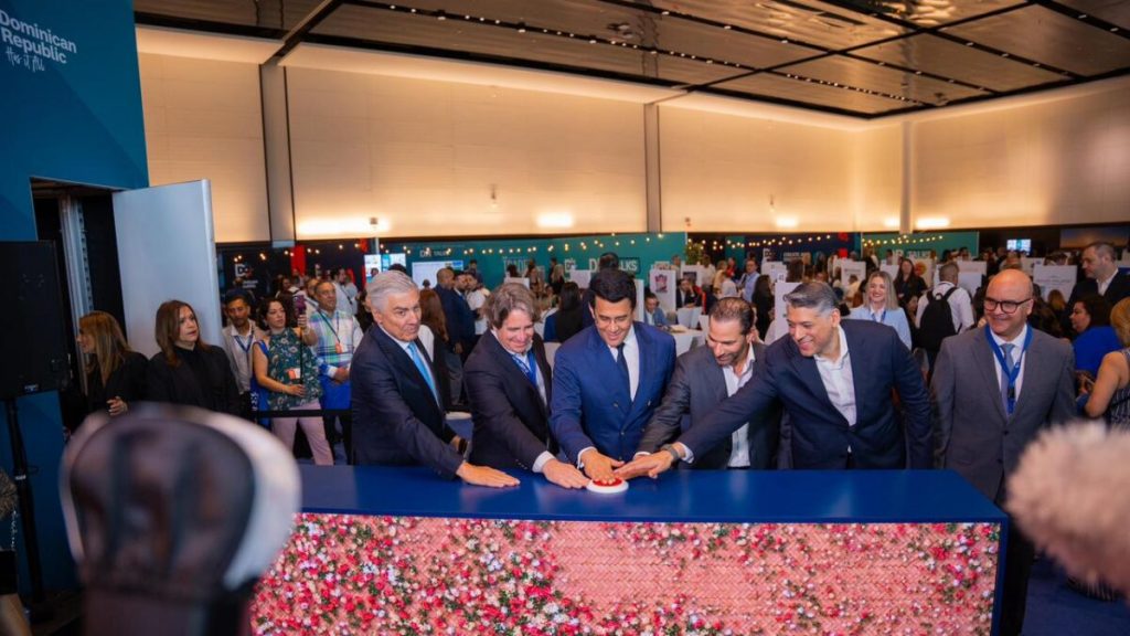 Turismo logra importantes acuerdos en Tradeshow de Miami