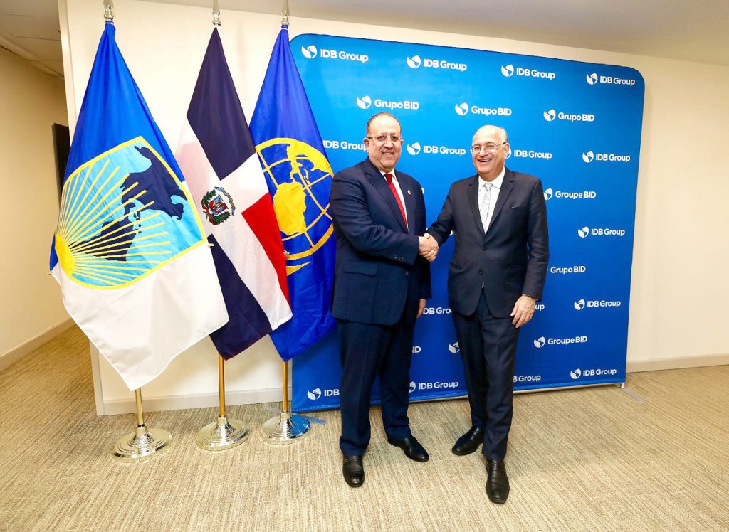 Magín Díaz participa en reuniones del FMI y Banco Mundial en Washington