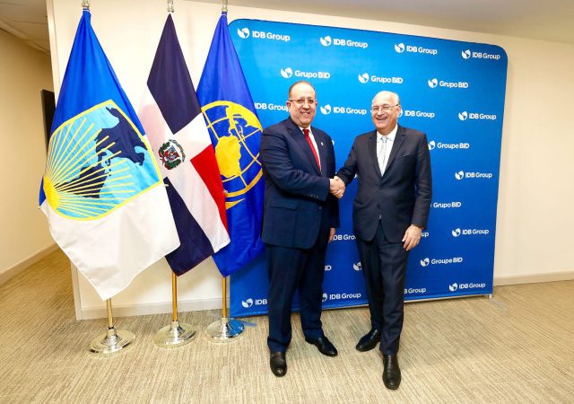 Magín Díaz participa en reuniones del FMI y Banco Mundial en Washington