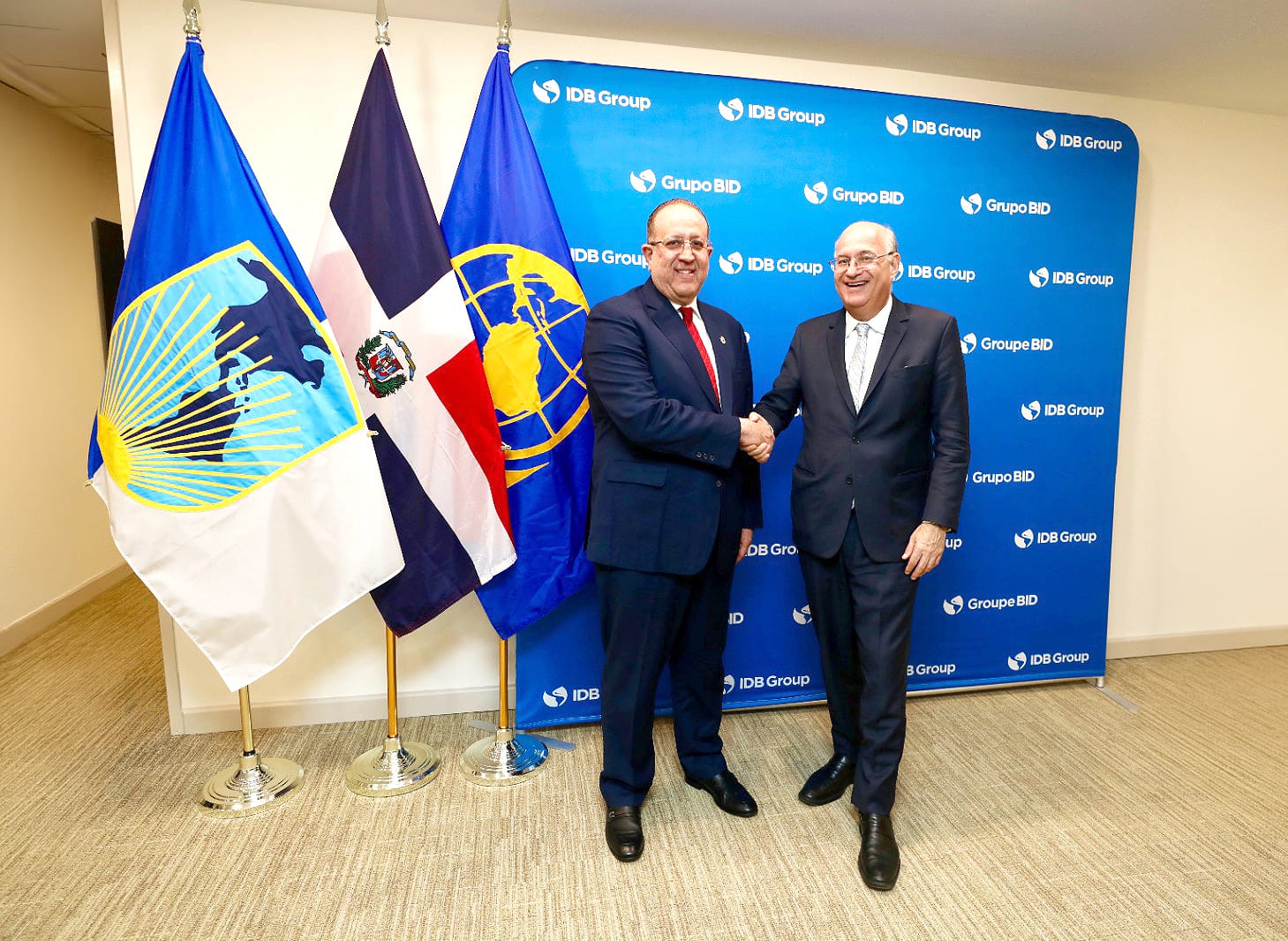 Magín Díaz participa en reuniones del FMI y Banco Mundial en Washington