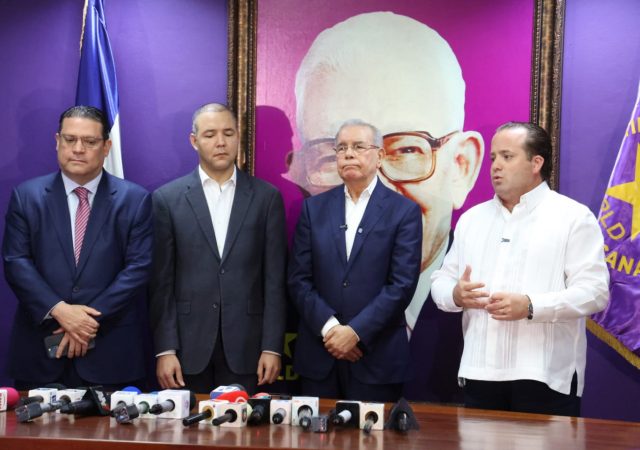 Gobierno y PLD dialogan sobre crisis world y alza de combustibles