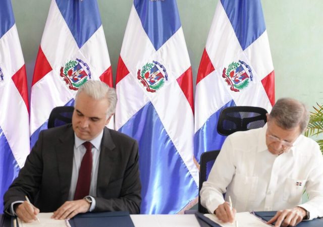 Acuerdo MINERD-MIREX para examinar estudiantes dominicanos afuera