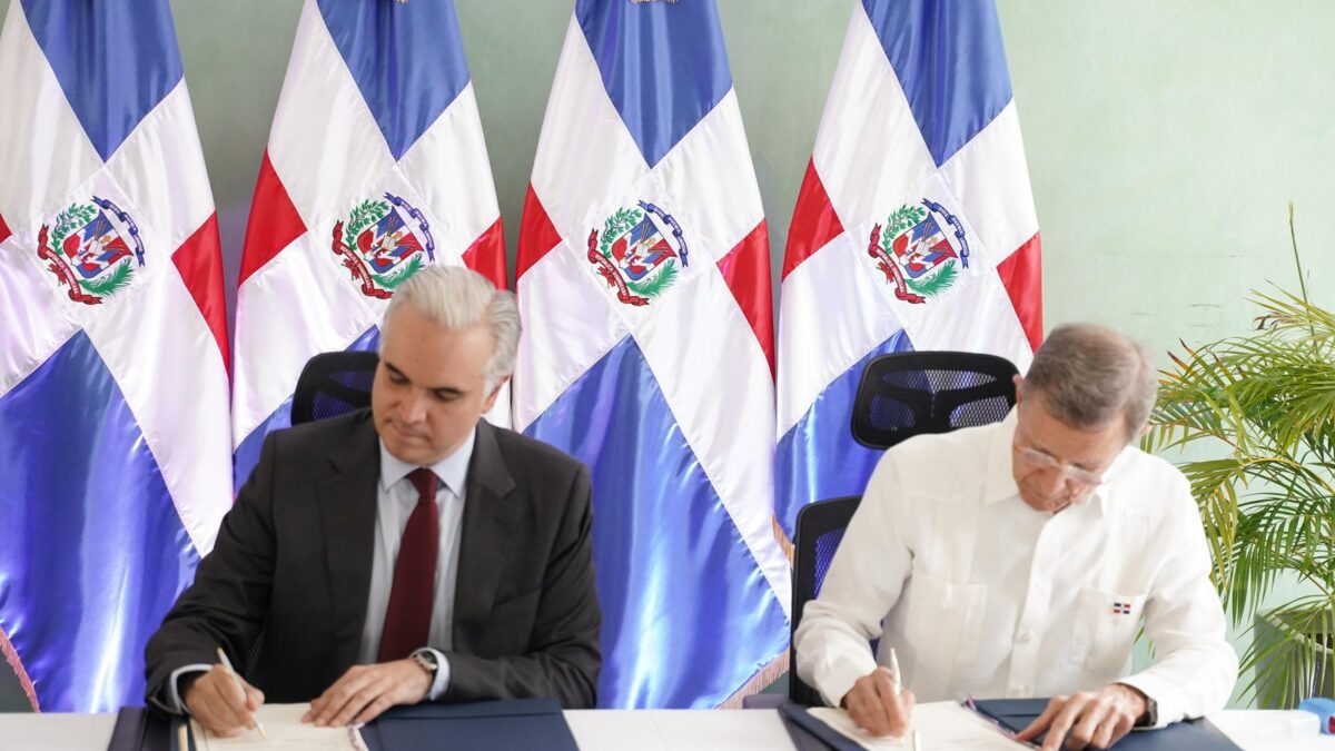 Acuerdo MINERD-MIREX para examinar estudiantes dominicanos afuera