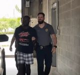 Inmigrante haitiano acusado de asesinato enfrenta pena de muerte