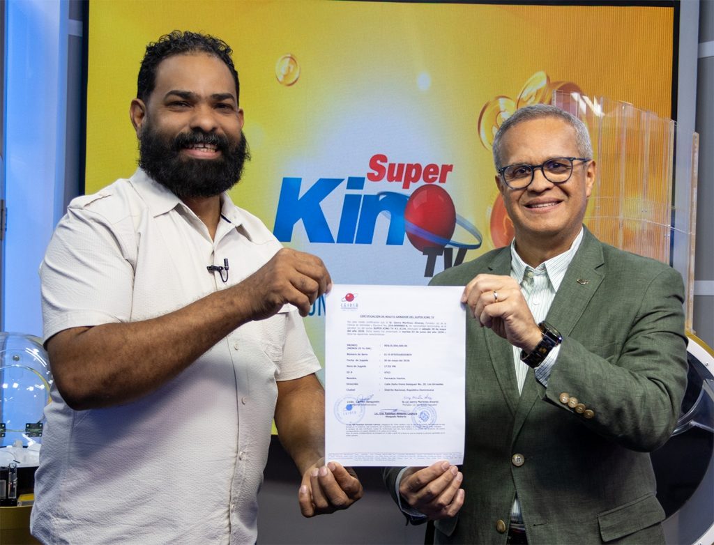LEIDSA entrega certificado a ganador de 25 millones con el Súper Kino Television