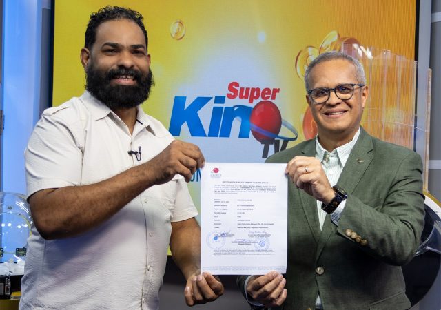 LEIDSA entrega certificado a ganador de 25 millones con el Súper Kino Television