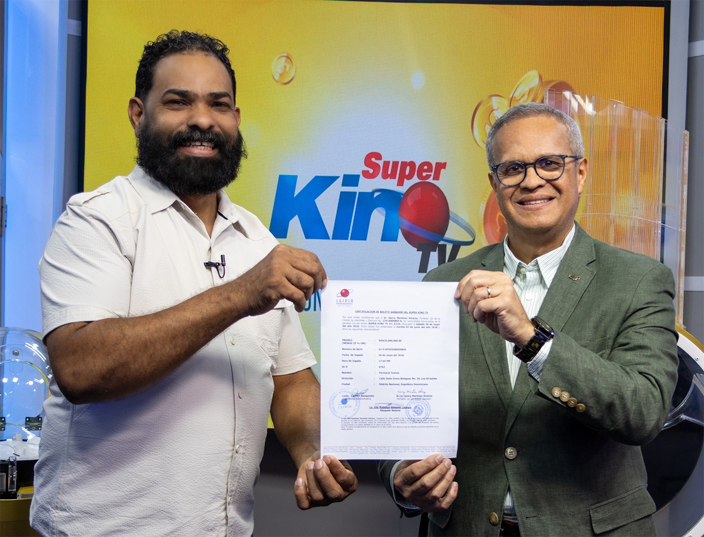 LEIDSA entrega certificado a ganador de 25 millones con el Súper Kino Television