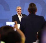 Luis Abinader felicita a los New York Knicks campeones NBA