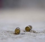 Ataque armado en Boca Chica: delincuente ultimado y mujer herida