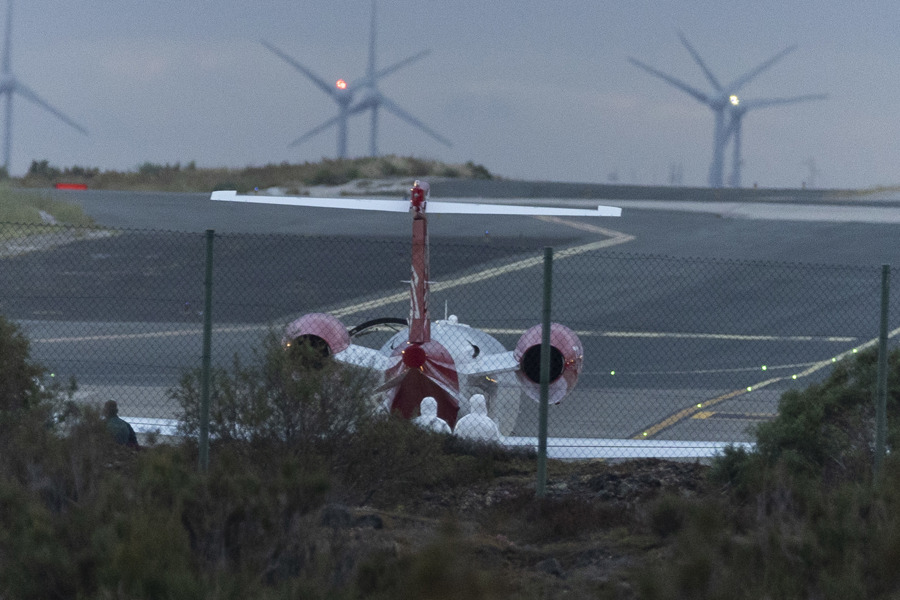 Sanidad no autoriza que el avión con pacientes de hantavirus salga con otro equipo burbuja