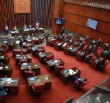 Subsidio de RD$800 millones al transporte divide al Congreso: oficialismo lo defiende y oposición pide ampliar la ayuda social
