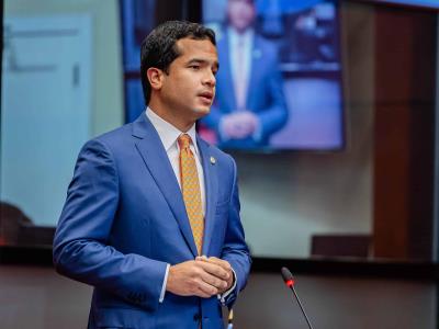 Omar Fernández solicita repatriación médicos varados Venezuela