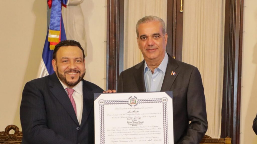 Abinader otorga condecoración póstuma de la Orden del Mérito de Duarte, Sánchez y Mella al expresidente Ulises Francisco Espaillat