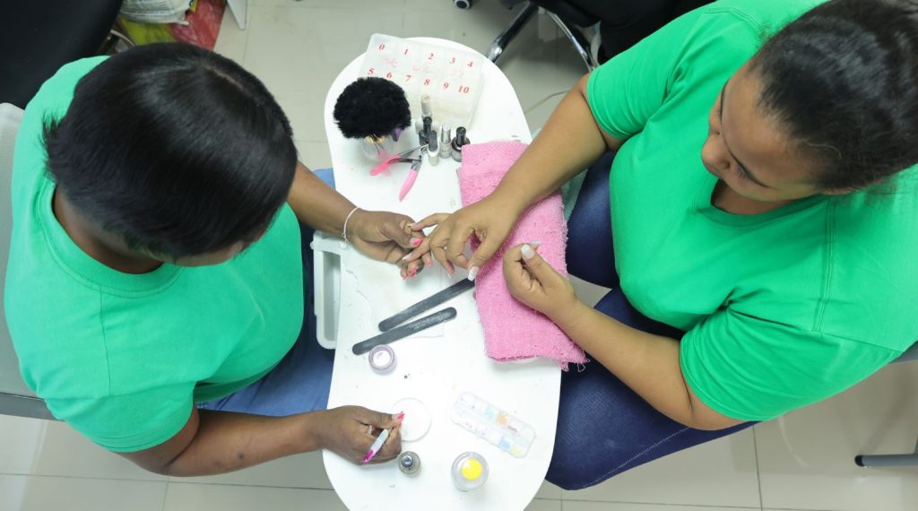 Interna de cárcel de Najayo cumple su sueño de modelo y diseñadora