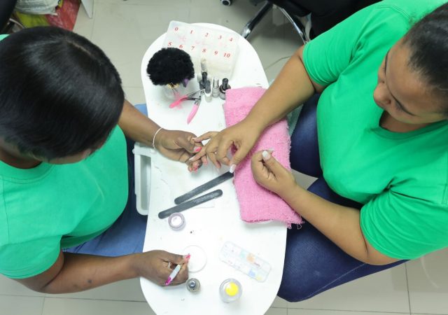 Interna de cárcel de Najayo cumple su sueño de modelo y diseñadora