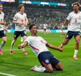 Inglaterra vence a México 3-2 y alcanza los cuartos de closing