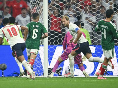 Bellingham y Kane rompen la muralla mexicana e Inglaterra gana