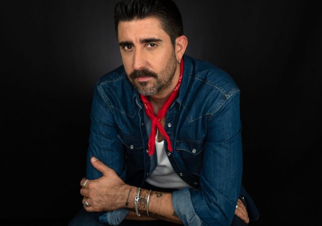 Alex Ubago promete un viaje de recuerdos y emociones en concierto