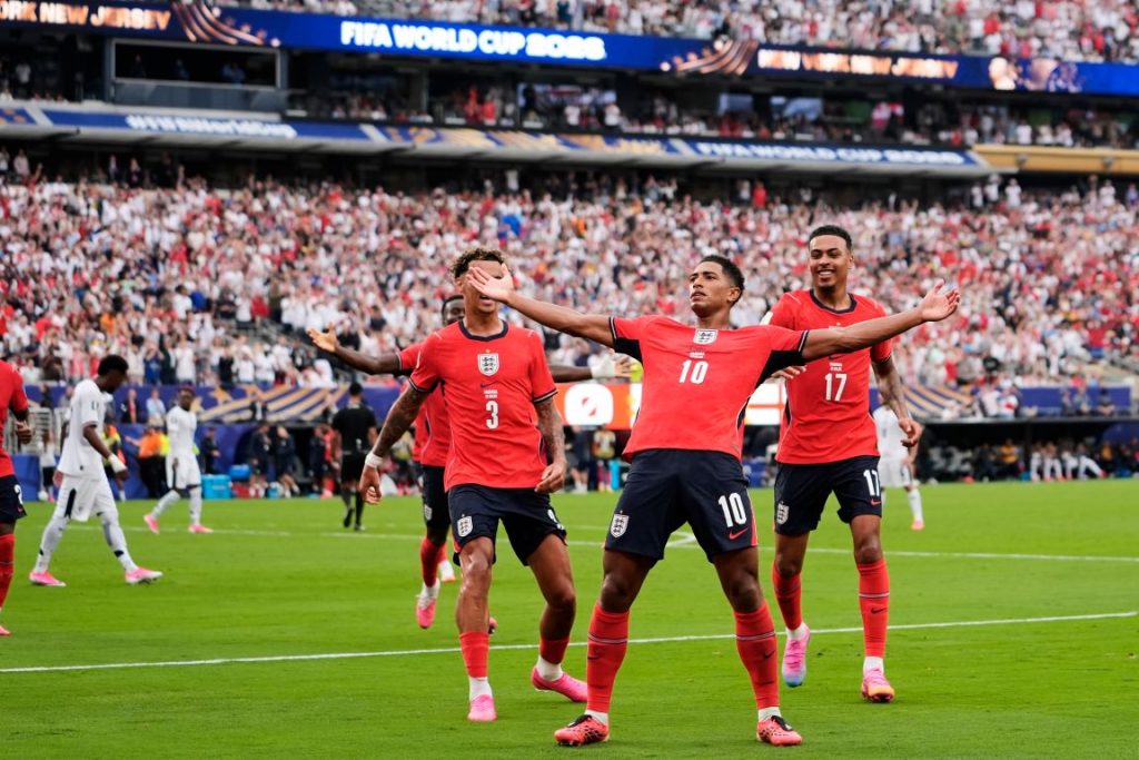 Inglaterra vence a Panamá 2-0 con goles de Bellingham y Kane para ganar su grupo en la Copa del Mundo