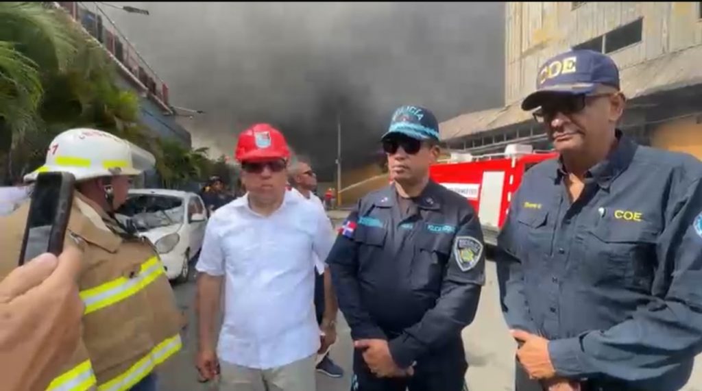 Policía Nacional apresa a 17 personas por saqueo durante incendio en L&R Comercial