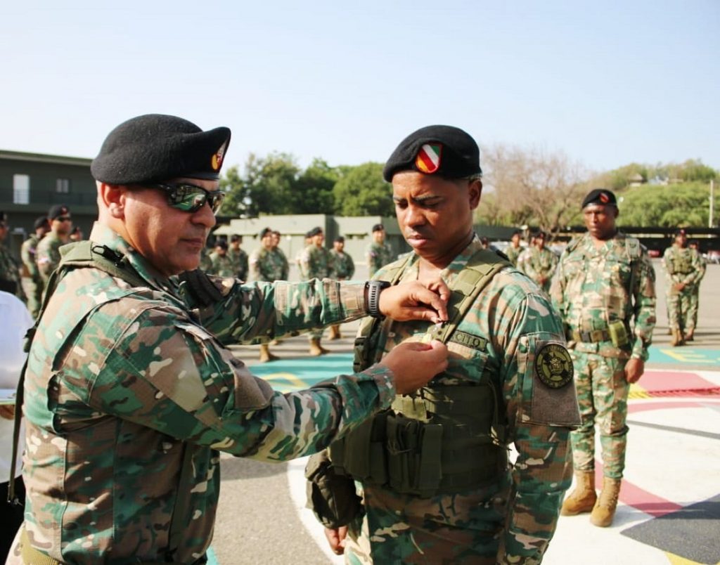 Ejército reconoce a soldados que rechazaron soborno durante operativo en Santiago