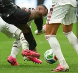 Dolor en Canadá: Ismael Koné sufre grave fractura de tibia y será operado de urgencia