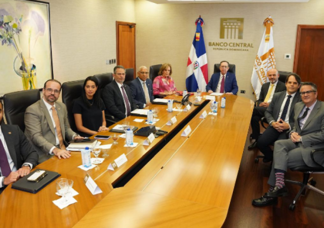 J.P. Morgan expresa interés en ampliar sus inversiones en República Dominicana