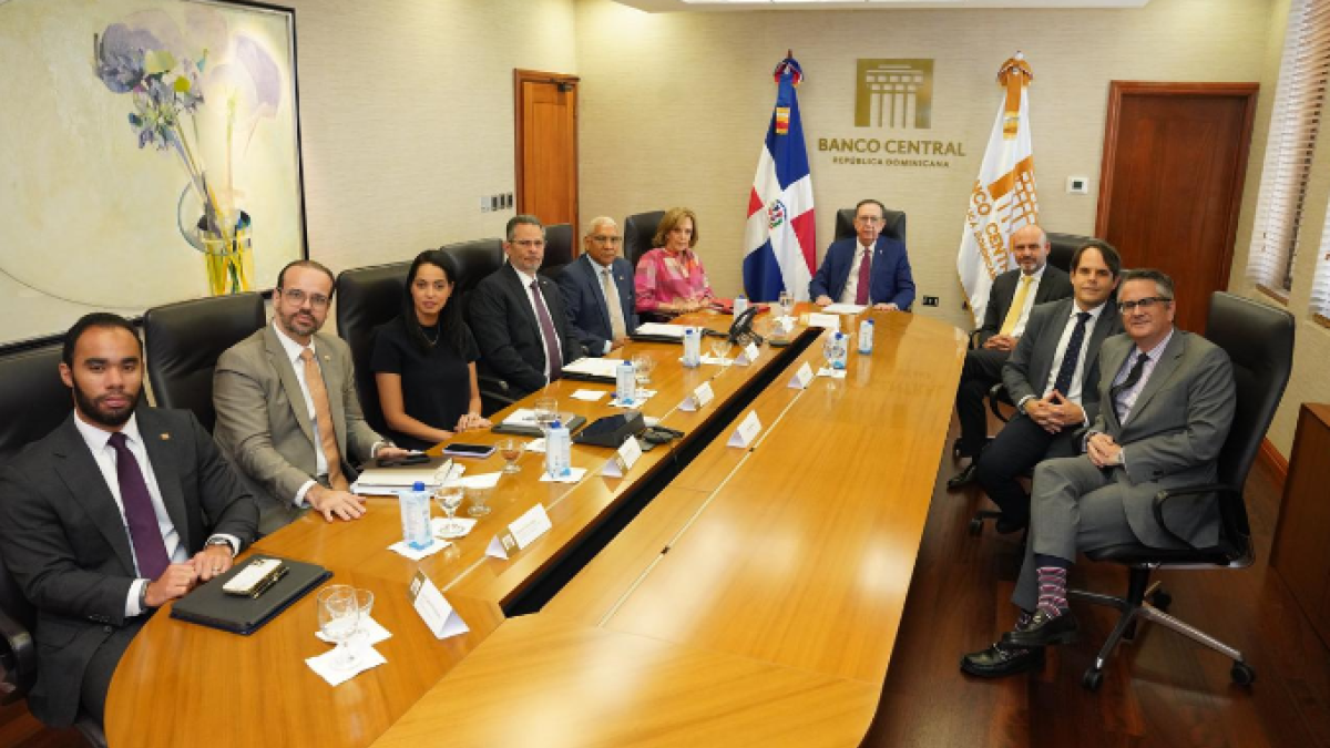 J.P. Morgan expresa interés en ampliar sus inversiones en República Dominicana