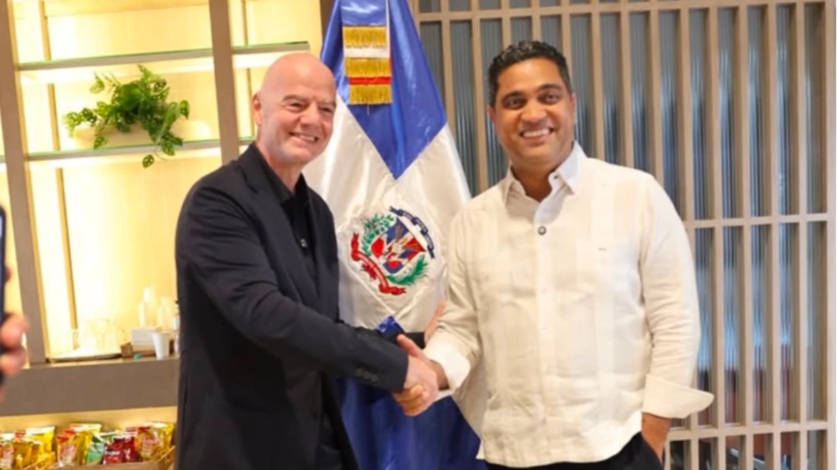 Gianni Infantino llega a RD y ofrece respaldo de la FIFA al fútbol dominicano