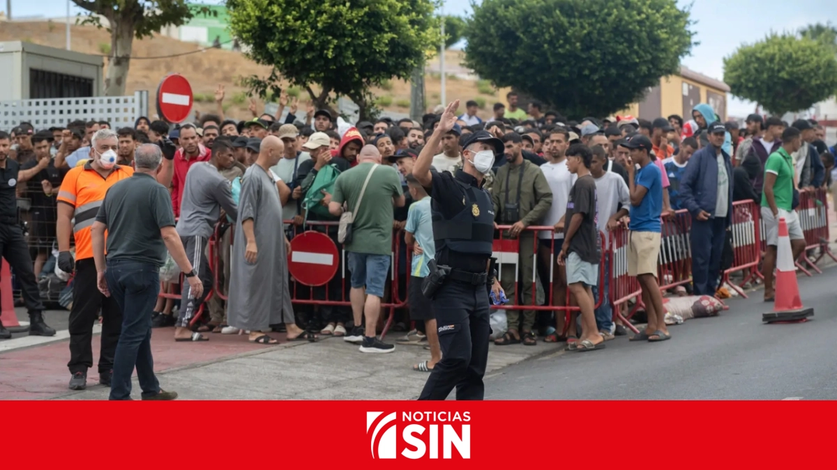 Miles de migrantes siguen en las calles de Ceuta tres semanas después de la entrada masiva
