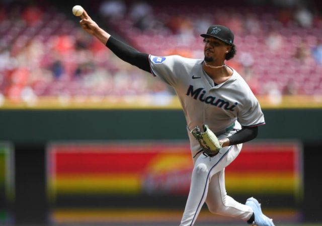 Eury Pérez sigue lanzando impresionante para los Marlins, pero sin suerte