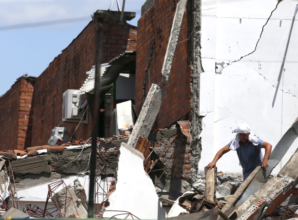 Fallecidos por el terremoto en Colombia ascienden a 273