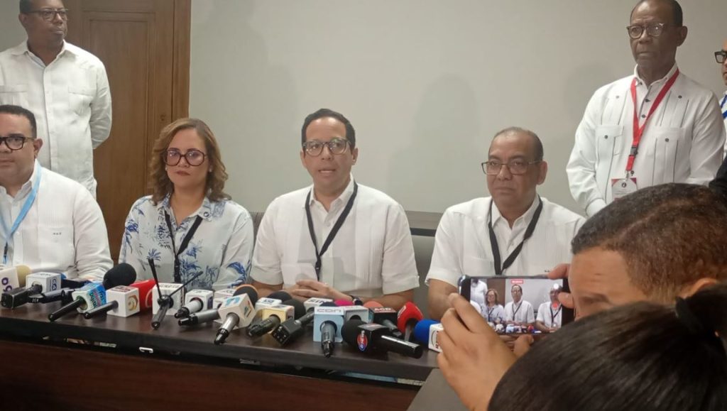 ¡Sin sorpresas! PRM escoge directiva encabezada por Abinader, Garrigó y Reyes