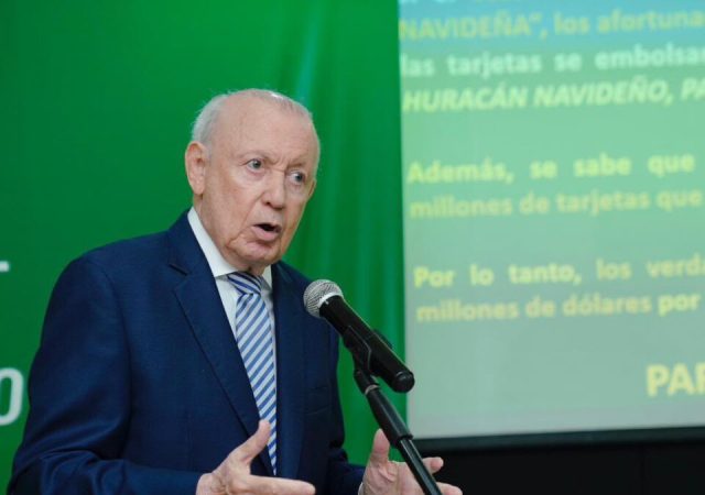 Rafael Alburquerque: “Endeudarse para comer no puede presentarse como una conquista”