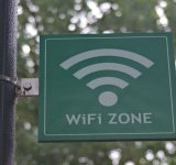 ¿Cuál es el peligro de utilizar redes Wi-Fi públicas?