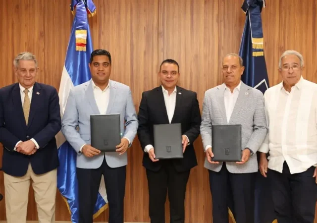 SNS, Deportes y Comité Olímpico acuerdan fortalecer atención de salud de los atletas