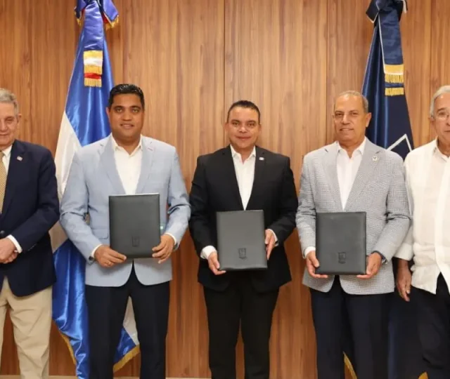SNS, Deportes y Comité Olímpico acuerdan fortalecer atención de salud de los atletas
