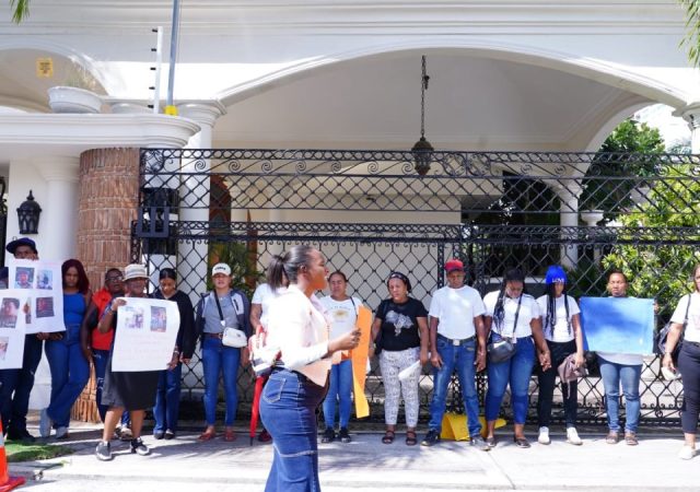 Familiares exigen a Moscú devolver a 150 dominicanos enviados como mercenarios a campos de batalla