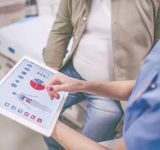 La lucha de familia de Santiago por medicamento de alto costo