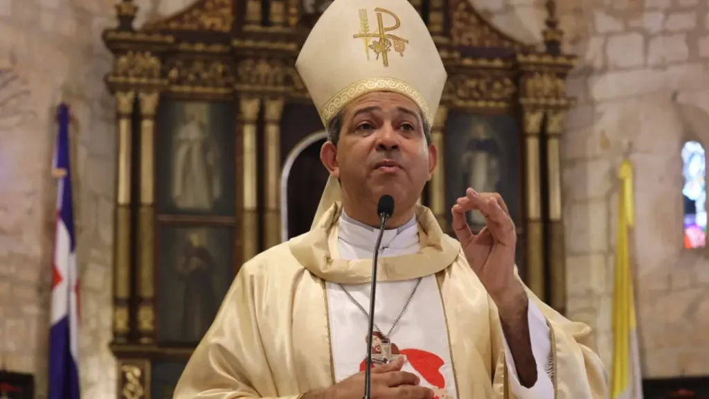 León XIV acepta renuncia de Ozoria y entrega a Morel Diplán el Arzobispado de Santo Domingo y el Obispado Castrense