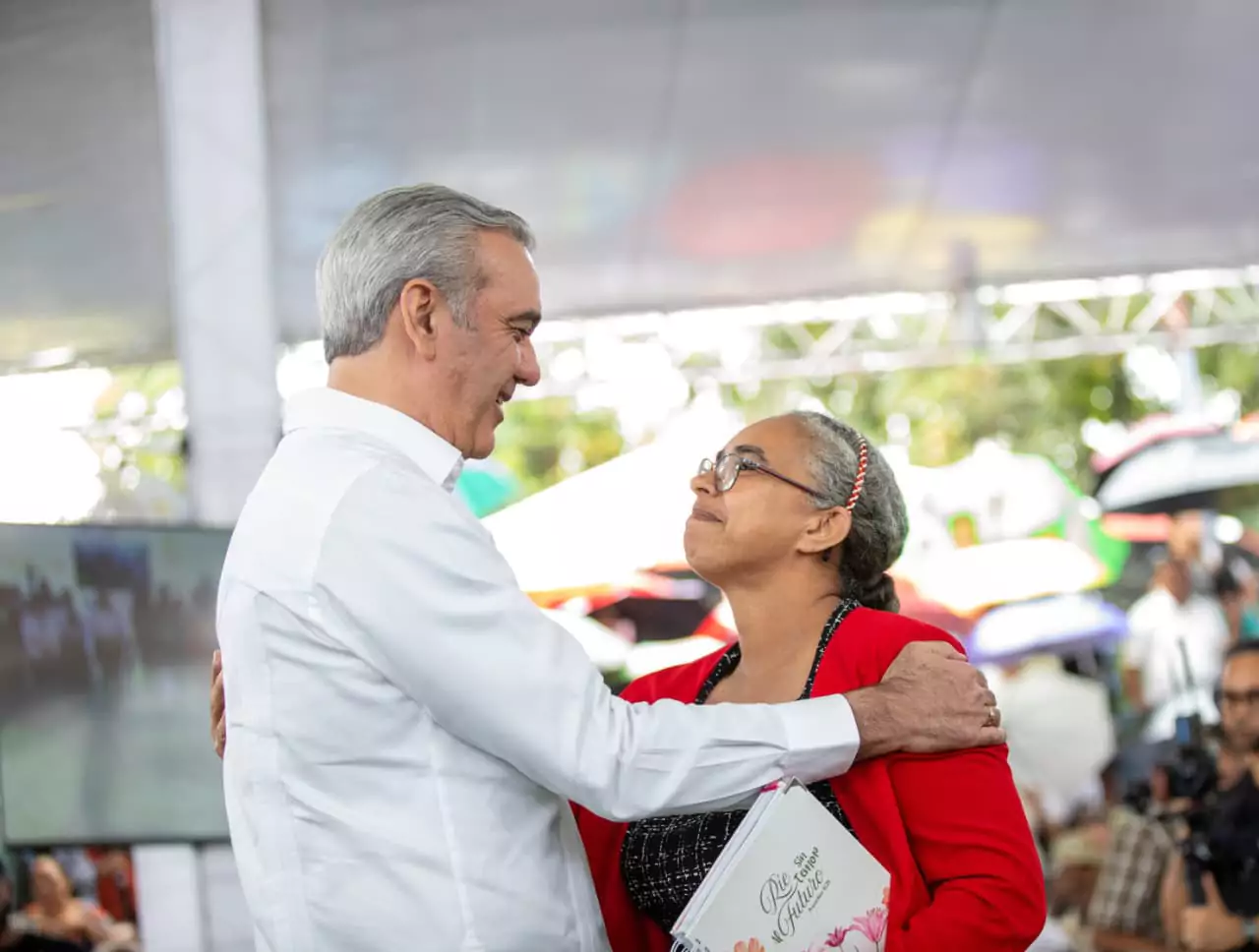 Abinader retoma agenda nacional con entrega de viviendas, títulos e inauguración de obras
