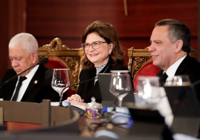 Raquel Peña encabeza última jornada de vistas públicas del Consejo Nacional de la Magistratura