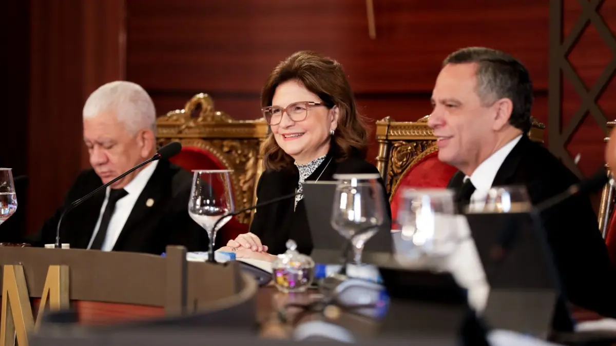 Raquel Peña encabeza última jornada de vistas públicas del Consejo Nacional de la Magistratura