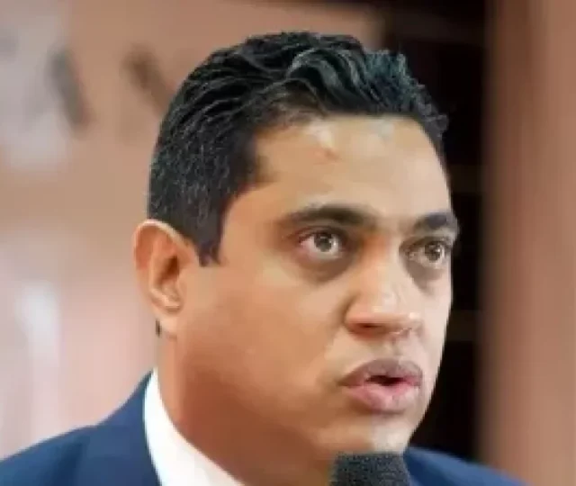 Kelvin Cruz: un ministro recalcitrante