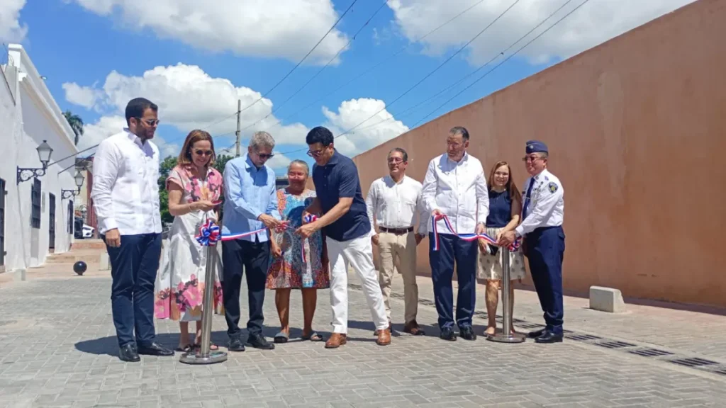 Regocijo en Santa Bárbara por calle renovada que los sacó de la marginalidad